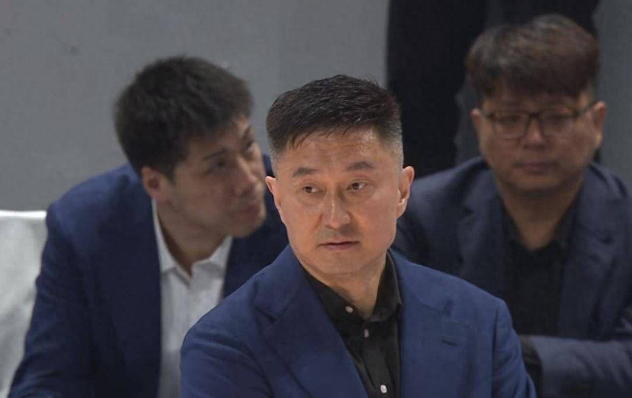 骂懵焦泊乔，杜峰打压式执教反噬球队，球迷高呼：该下课了